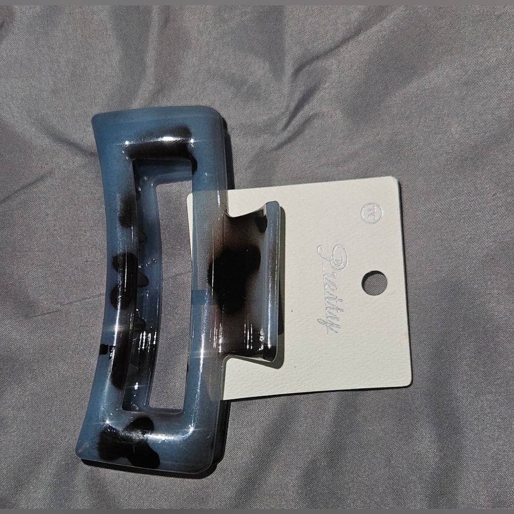 Large Animal Print Jaw Clip In Blue BNIB